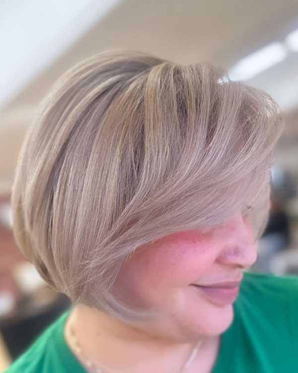 Short Straight Blonde Hair With Bangs