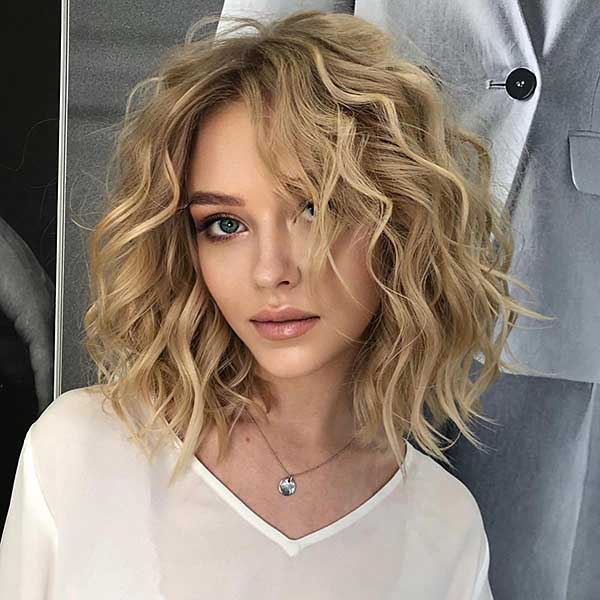 Messy Bob for Wavier Curly Hair