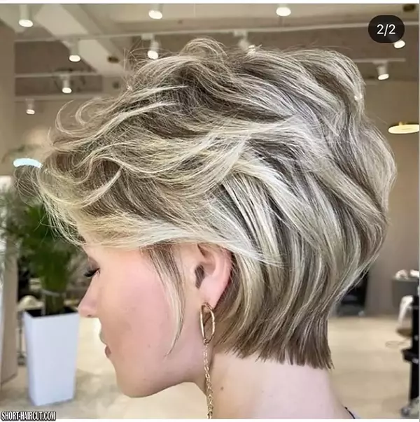 Short Layered Blonde Balayage Hair Color 2023